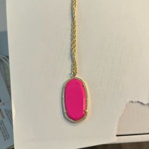 Kendra Scott necklace